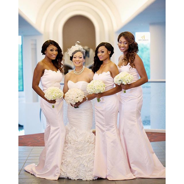 How gorgeous are these blush scalloped bridesmaids dresses?!?