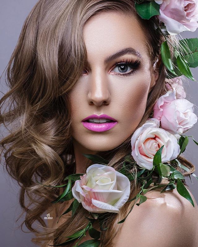 Isn't @nikichristine from @bellaagency stunning!?!  Created some magic with a pretty amazing team: Makeup @juicylooks_mua // Hair @nicky_b_on_hair // Florals @yazatpop