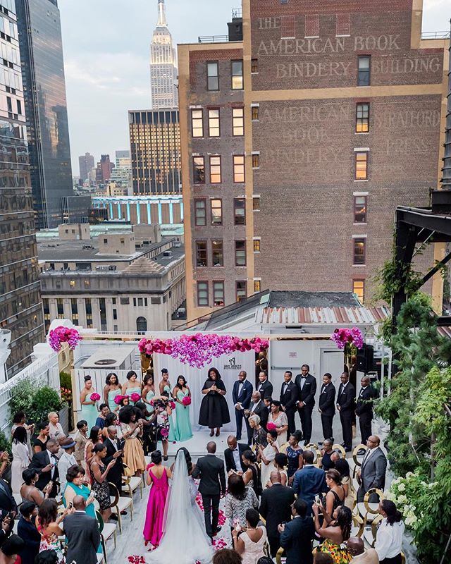 The most perfect NYC backdrop!!  @makiniregaldesigns @ellescoutureevents