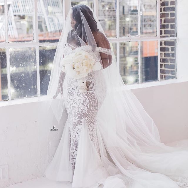 My favorite moment with @makiniregaldesigns was right before she walked down the aisle and she had a private moment to soak it all in. ? @ellescoutureevents @vaingloriousbrides @nicky_b_on_hair @leahdagloria @kingmalimagic @insideweddings