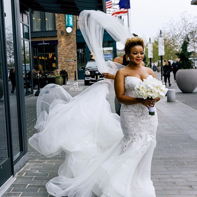 Erika was just gone with the wind fabulous in her custom @leahdagloria gown. Styled perfectly by @vaingloriousbrides ?????????